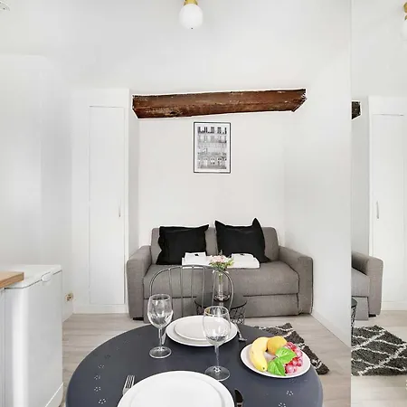 Lovely In The Heart Of The Marais Apartment Paris
